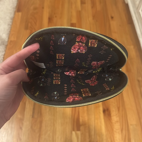 Betsey Johnson Glitter Cosmetic Case - Picture 3 of 5